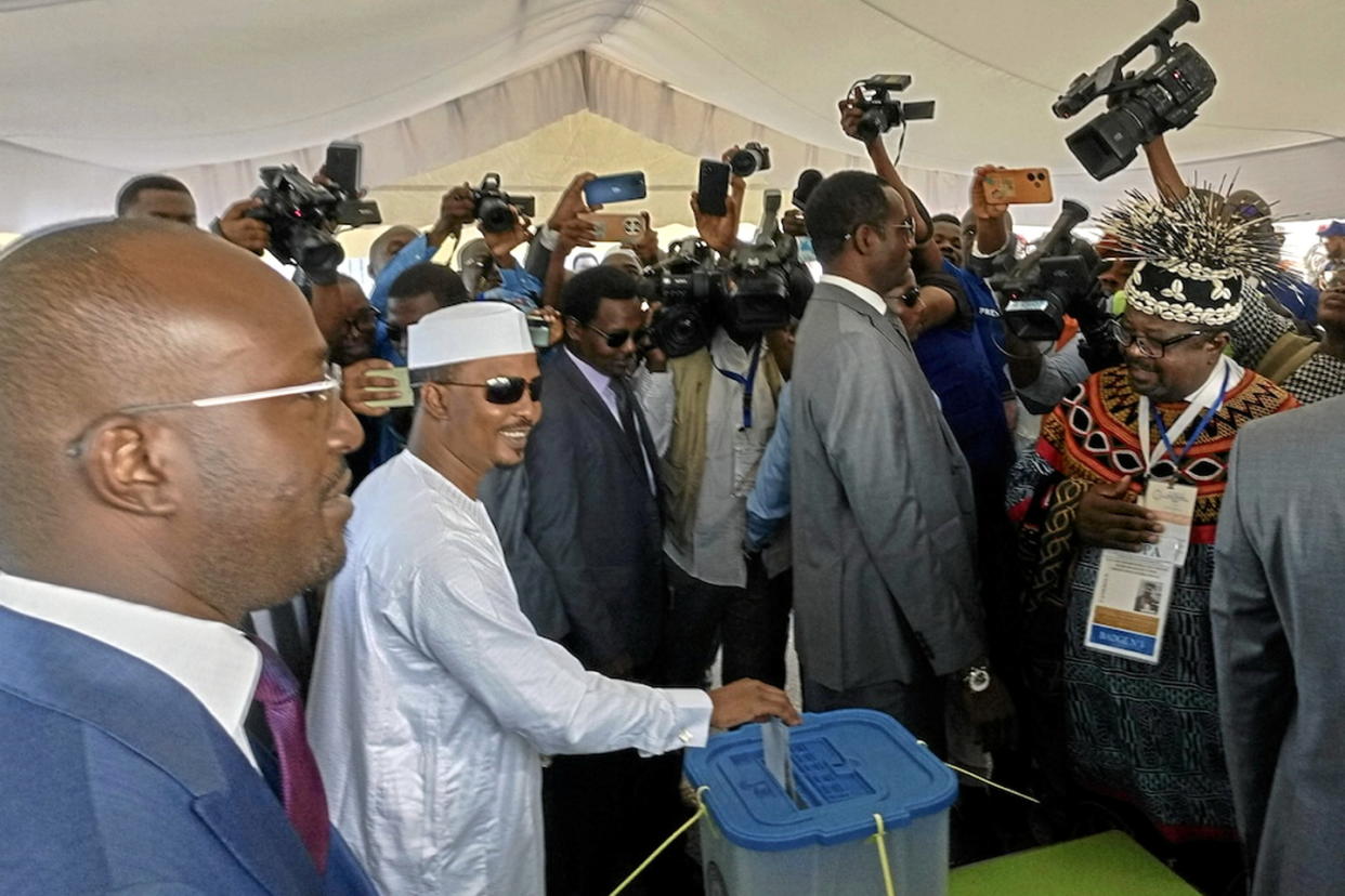 Le président de la transition, Mahamat Idriss Déby, a été proclamé vainqueur, dès le premier tour par l'Agence nationale de gestion des élections (Ange), selon des résultats provisoires.  - Credit:Mouta/AP/SIPA