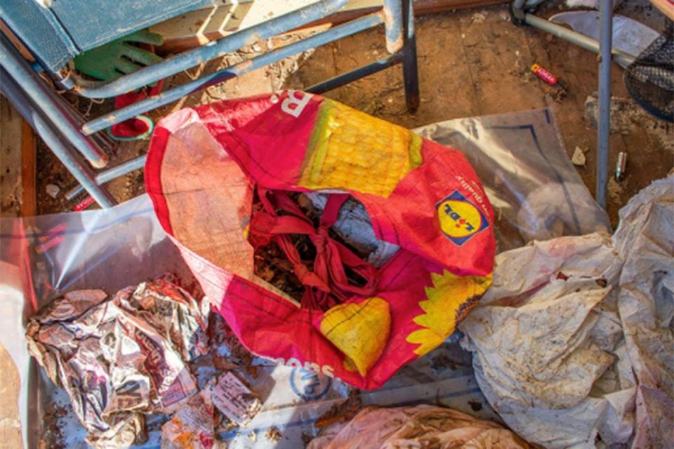 The red Lidl carrier bag in which Victoria was found (Metropolitan Police)