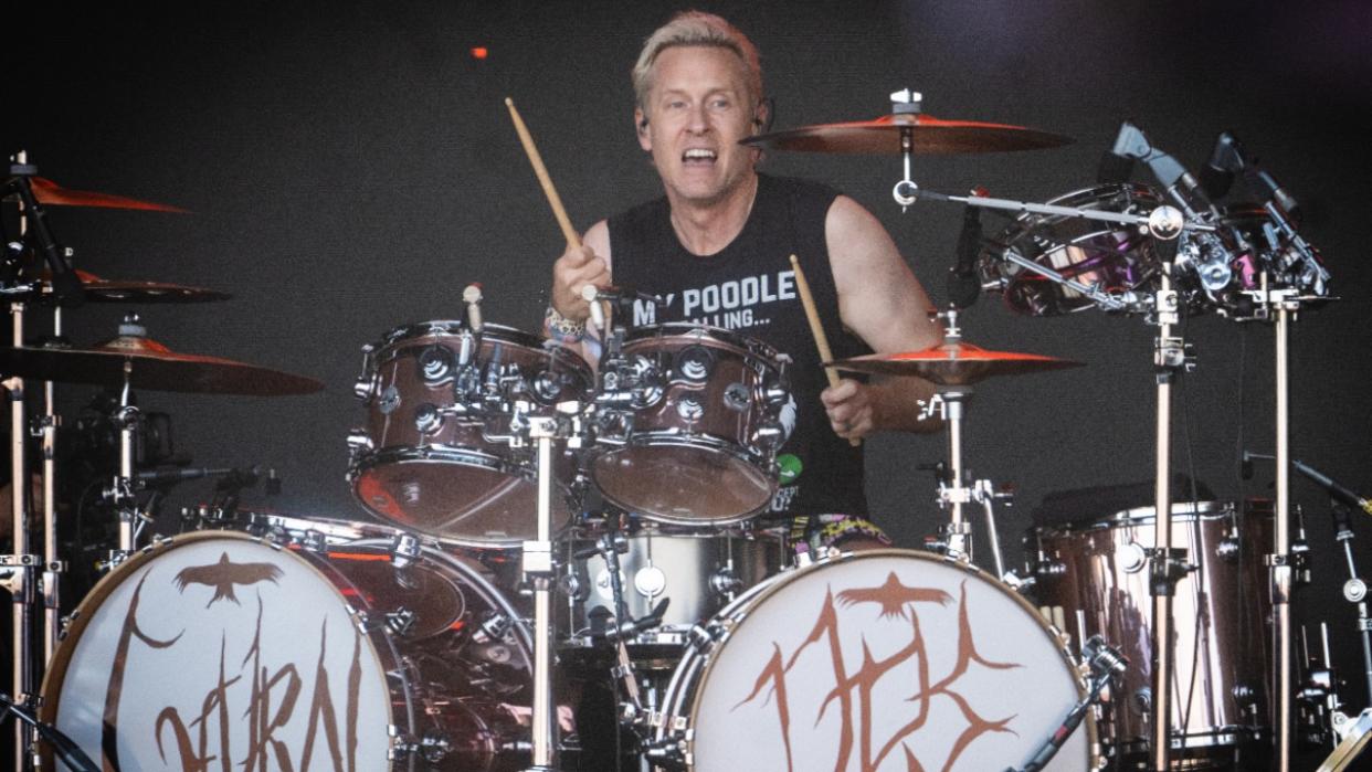  Josh Freese, Foo Fighters. 