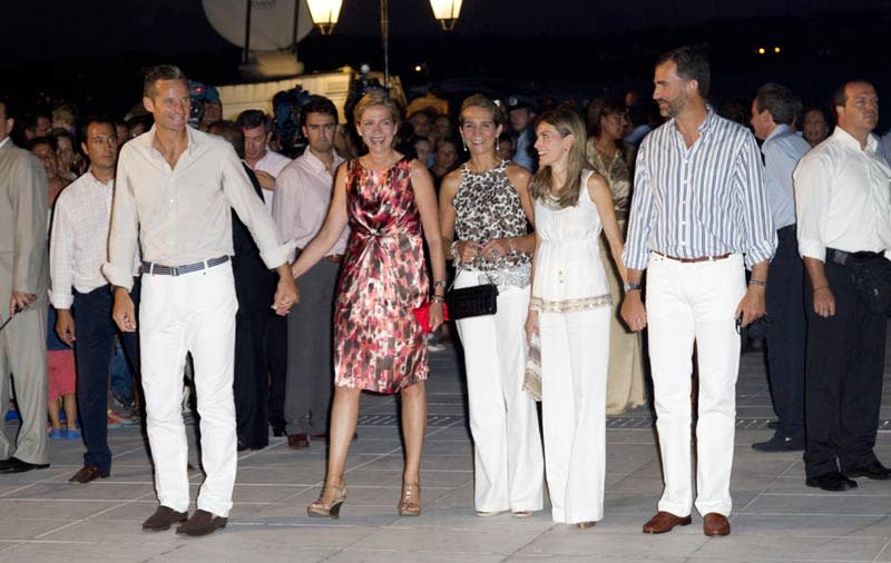 Reyes Felipe y Letizia, infanta Elena, infanta Cristina e Iñaki Urdangarin