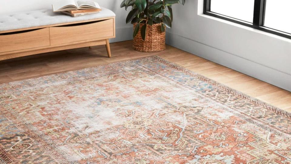 More than 1,000 reviewers have given this elegant rug a 4.6-star rating.