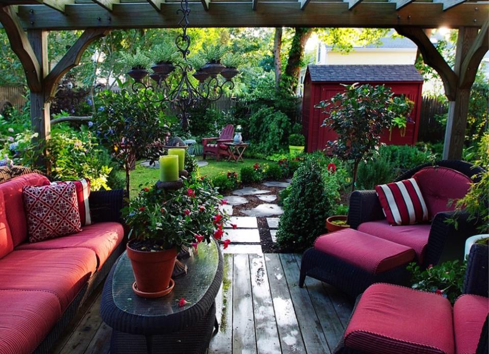 7 Irresistible Outdoor Living Trends for 2015