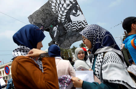 Pro-Palestinian protesters participate in a protest organized by Al Adl wal Ihsane, a Moroccan Islamist association, in solidarity with the Palestinian people, in Casablanca, Morocco May 20, 2018. REUTERS/Youssef Boudlal