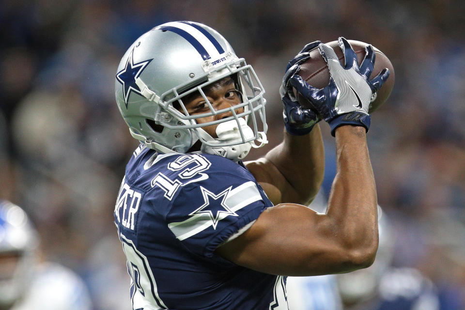 Dallas Cowboys wide receiver Amari Cooper (19) catches a pass during the first half of an NFL football game against the Detroit Lions in Detroit, Michigan USA, on Sunday, November 17, 2019 (Photo by Jorge Lemus/NurPhoto via Getty Images)