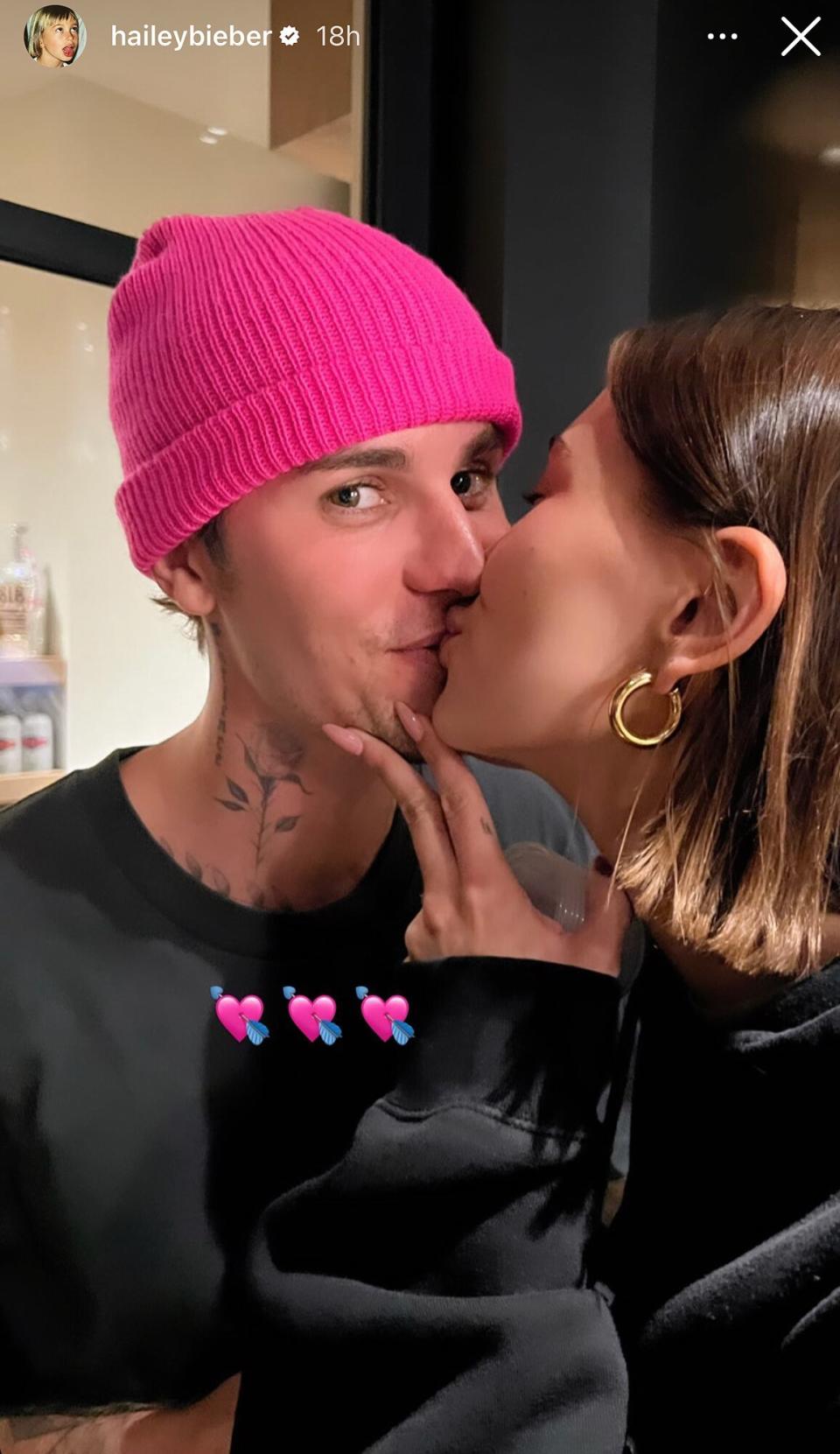 Hailey Bieber kissing her hubby Justin Bieber