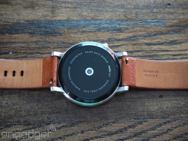 Motorola Moto 360 review: Motorola's round watch not a full revolution -  CNET