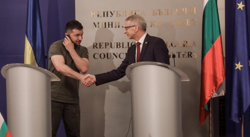 Wolodymyr Selenskyj und Nikolaj Denkow (Bild: Stringer/Anadolu Agency via Getty Images)