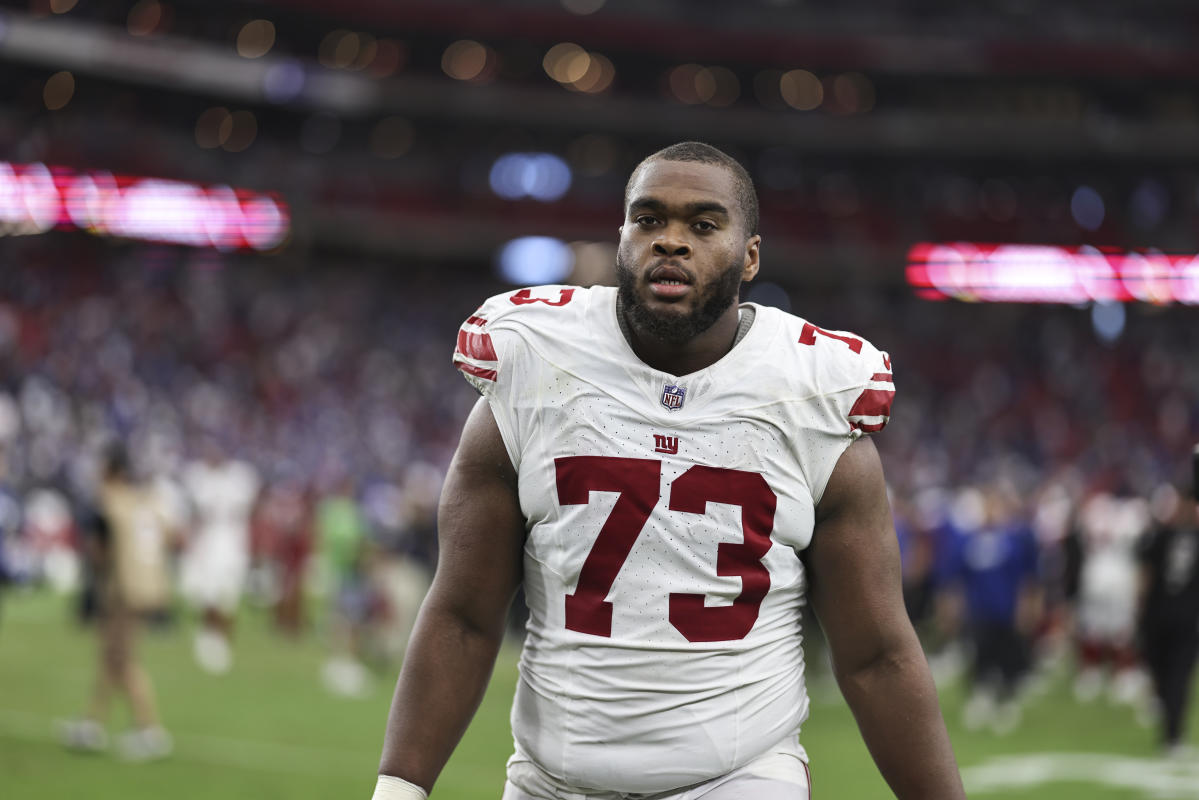 Giants right tackle Evan Neal in concussion protocol