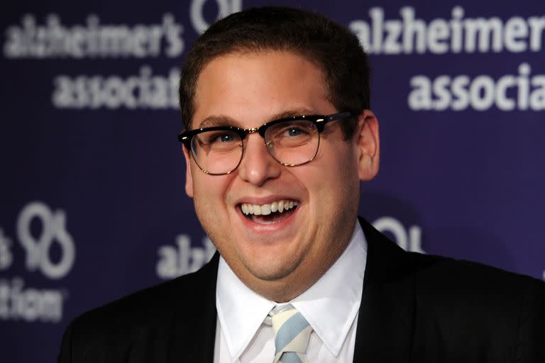 Jajajajaja, sí, a mí también me dan gracia mis gafas, dice Jonah Hill