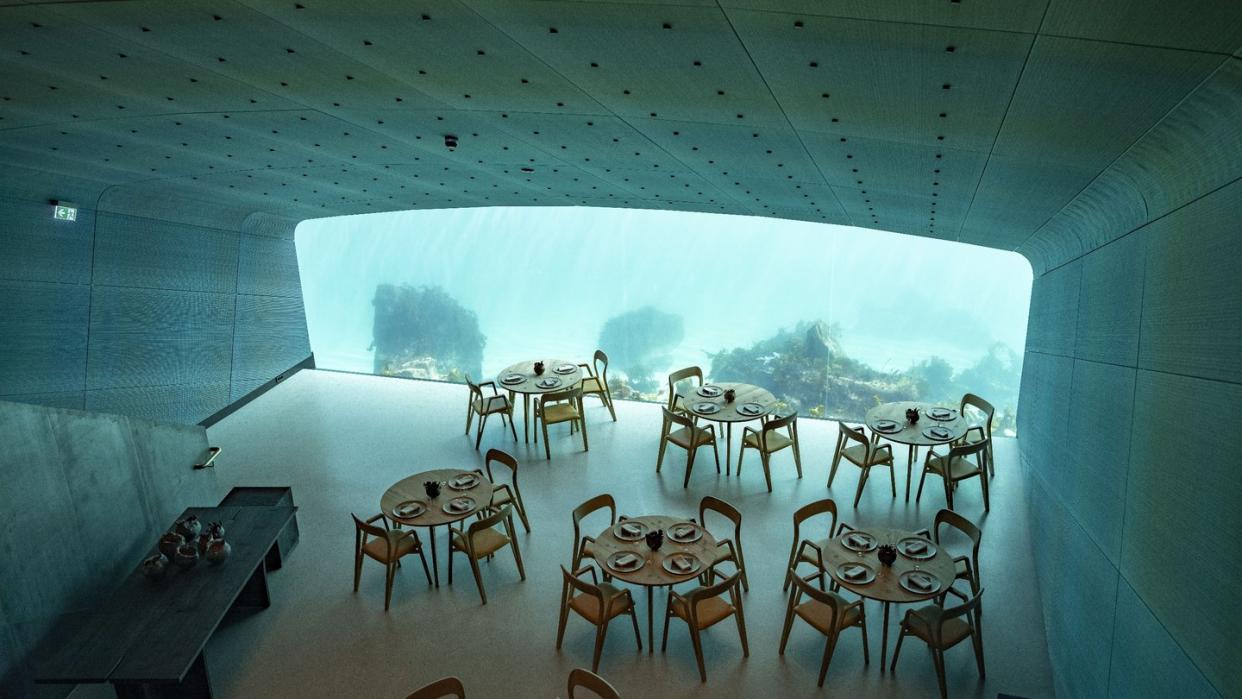 Blick in den Speisesaal des  Unterwasserrestaurants «Under» an der Südküste Norwegens. Foto: Tor Erik Schrøder/NTB scanpix