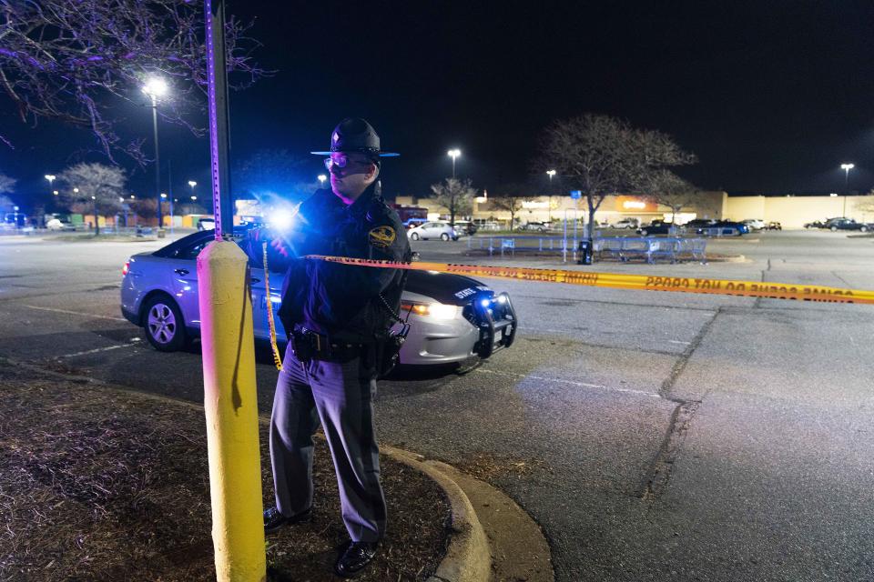 Walmart Shooting Chesapeake Virginia Police Cordon.  (Alex Brandon / AP)