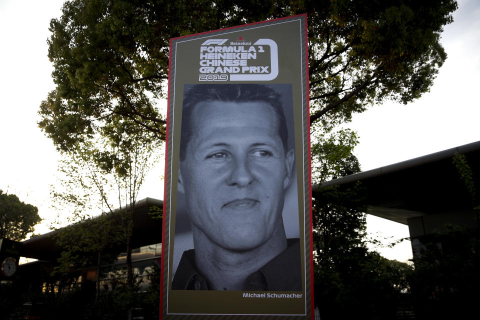 Poster di Michael Schumacher Shanghai International Circuit (AP Photo/Andy Wong)