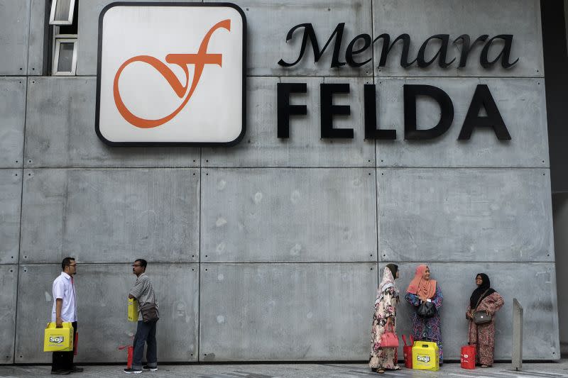 Felda is undergoing a leadership revamp after Tan Sri Megat Zaharuddin Megat Mohd Nor stepped down as chairman to make way for Tan Sri Mohd Bakke Salleh. ― Picture by Yusof Mat Isa