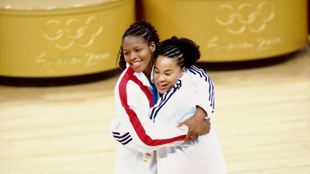 Dawn Staley, South Carolina celebrate life of Nikki McCray-Penson