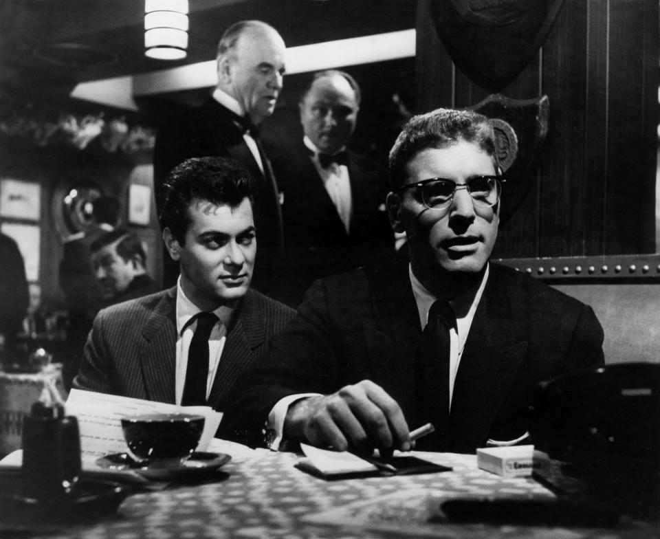 Editorial use only. No book cover usage.
Mandatory Credit: Photo by United Artists/Kobal/Shutterstock (5880771l)
Tony Curtis, Burt Lancaster
Sweet Smell Of Success - 1957
Director: Alexander Mackendrick
United Artists
USA
Scene Still
Drama
Le grand Chantage