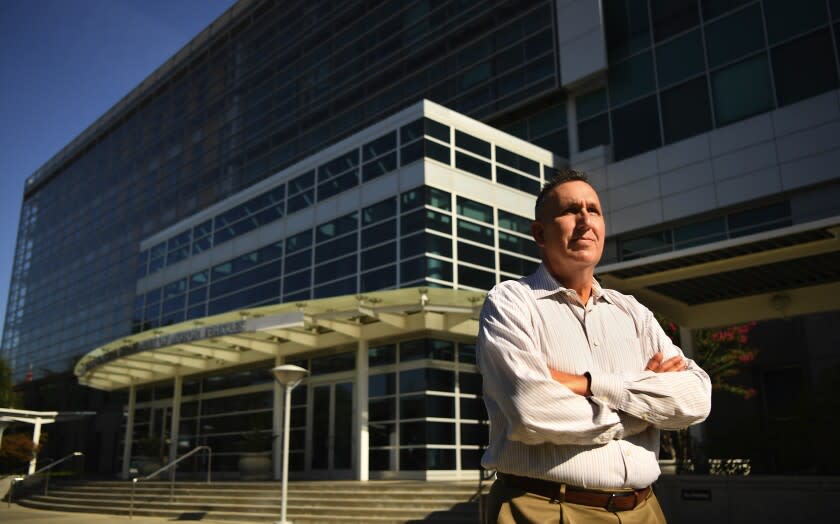 Wally Skalij  Los Angeles Times NEW DIRECTOR Steve Gordon outside DMV headquarters in Sacramento. Among his challenges: "motor voter" glitches and a decades-old computer system that frequently crashes, adding to customer woes.