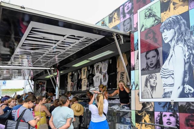 Kansas City crowds line up for Taylor Swift merch truck