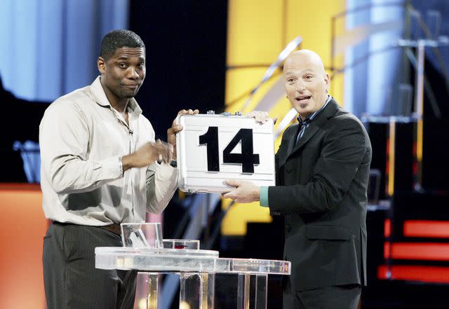 <p>Everett</p> Contestant Sherman Mitchell and host Howie Mandel on 'Deal or No Deal'