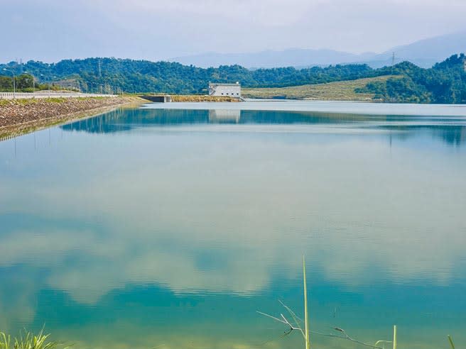 湖山水庫目前蓄水量約5085萬噸、蓄水率99％，未來半年枯水期足夠供應雲林縣、南彰化、北嘉義民生用水。（周麗蘭攝）