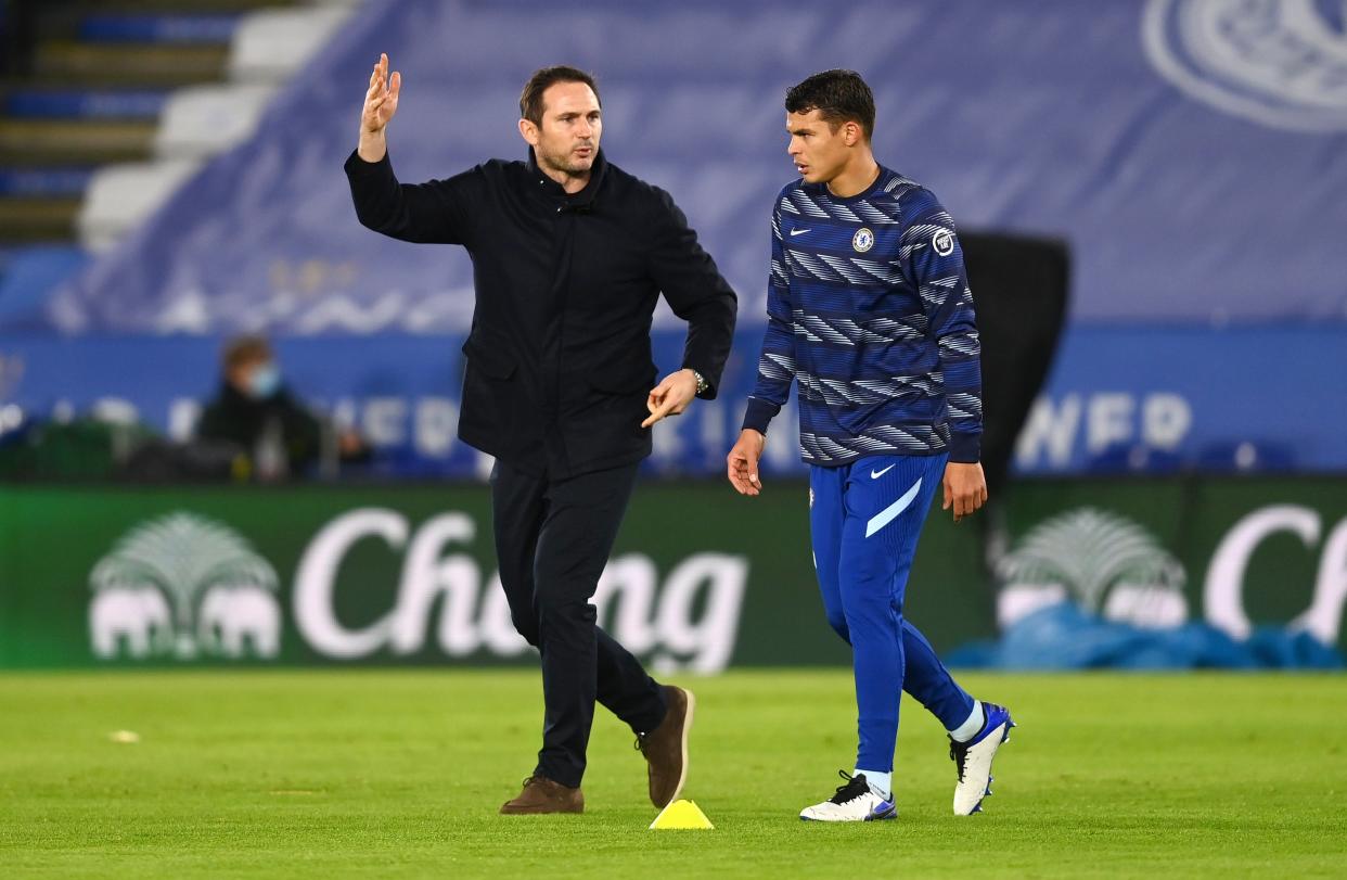 Frank Lampard talks to Thiago Silva (Getty)