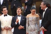 <a href="https://www.parismatch.com/People/Tom-Cruise-des-yeux-d-enfant-devant-la-Patrouille-de-France-a-Cannes-1806380#xtor=AL-23" rel="nofollow noopener" target="_blank" data-ylk="slk:Retrouvez toutes les photos sur ParisMatch.com;elm:context_link;itc:0;sec:content-canvas" class="link ">Retrouvez toutes les photos sur ParisMatch.com</a>