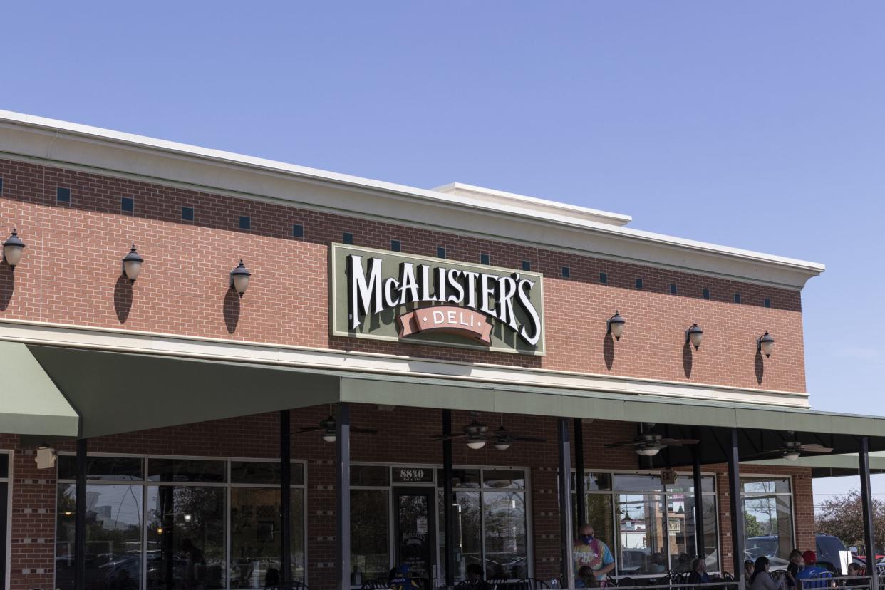 Indianapolis - Circa May 2021: McAlister's Deli Fast Casual Restaurant. McAlister's serves their Famous Sweet Tea.