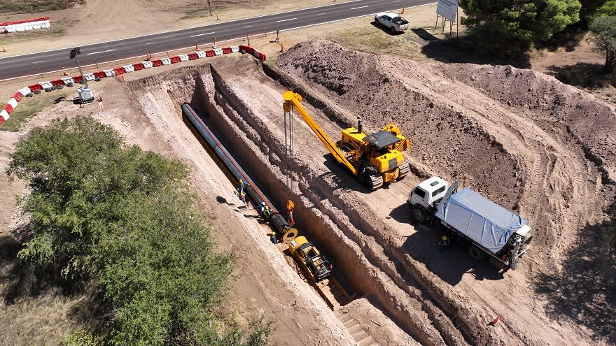 atípico llamado a licitación para comprar de los 524 kilómetros de caños y tuberías que utilizarán en el tramo Salliqueló-San Jerónimo