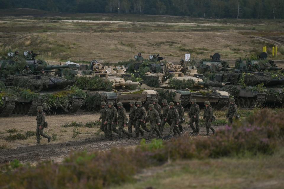 Polish soldiers tanks NATO exercise