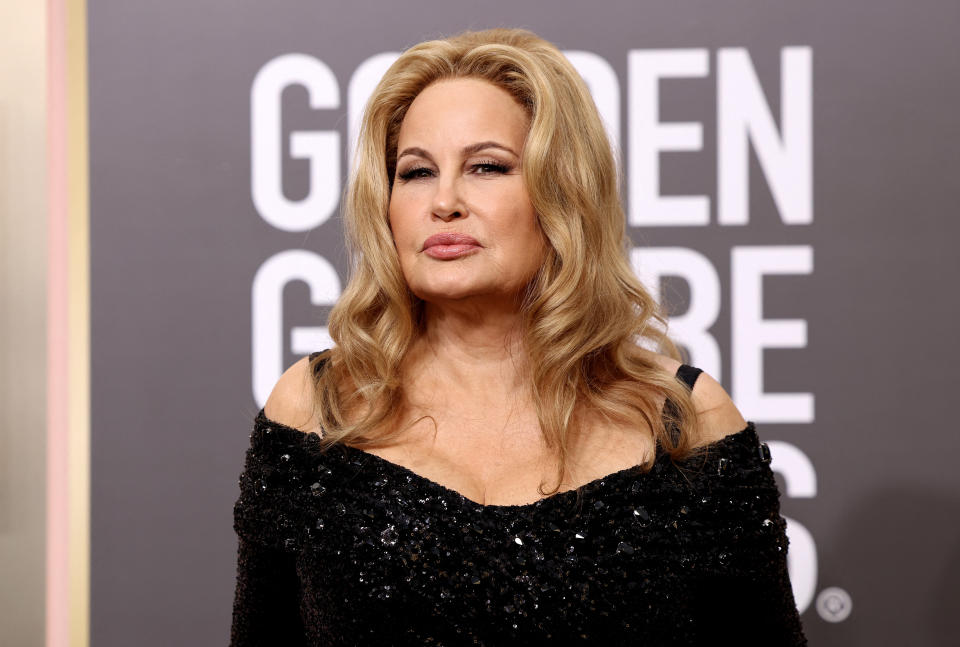 Jennifer Coolidge, 61, rocks allblack look at 2023 Golden Globes after