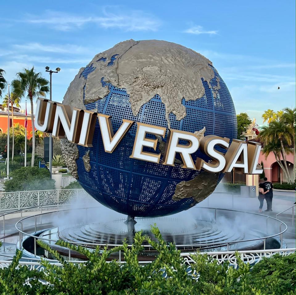 AVENTURA universal globe