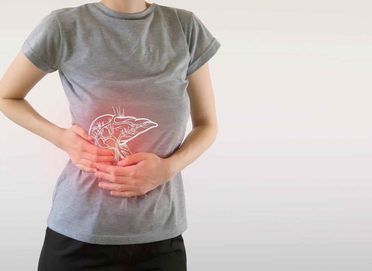 <a href="https://www.shutterstock.com/es/image-photo/digital-composite-highlighted-painful-liver-woman-1350063266" rel="nofollow noopener" target="_blank" data-ylk="slk:Mi_viri / Shutterstock;elm:context_link;itc:0;sec:content-canvas" class="link ">Mi_viri / Shutterstock</a>