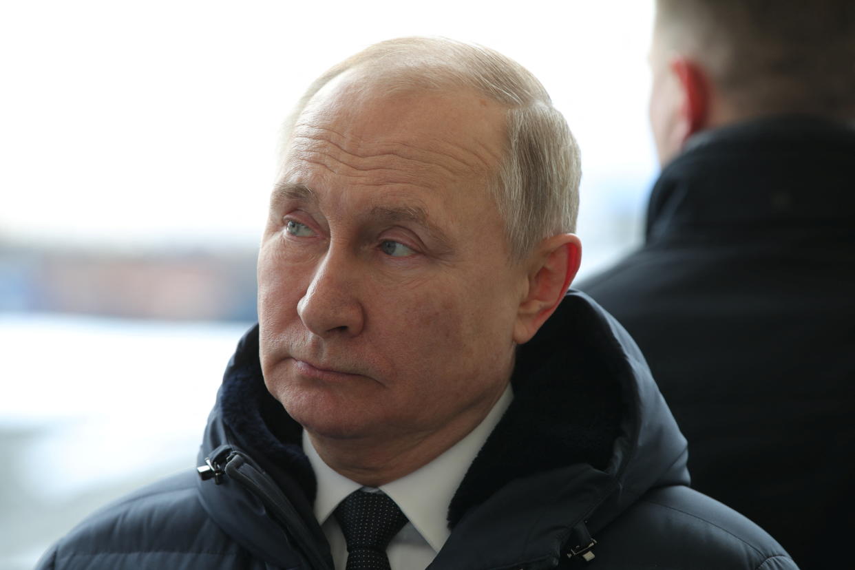 Russian President Vladimir Putin visits the construction site of the Amur launch complex for Angara rockets at the Vostochny Cosmodrome in Amur Region, Russia April 12, 2022. Sputnik/Mikhail Klimentyev/Kremlin via REUTERS ATTENTION EDITORS - THIS IMAGE WAS PROVIDED BY A THIRD PARTY.