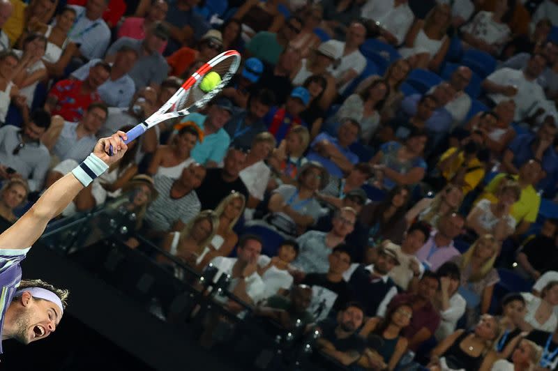 Foto del viernes de Dominic Thiem en su partido de semifinales ante Alexander Zverev