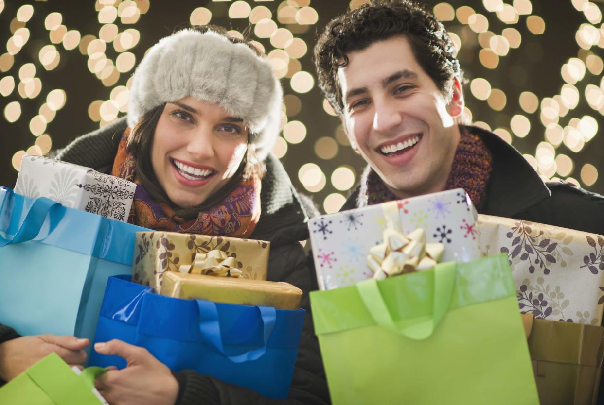 Auch günstige Geschenke können an Weihnachten überzeugen. (Bild: ddp Images)