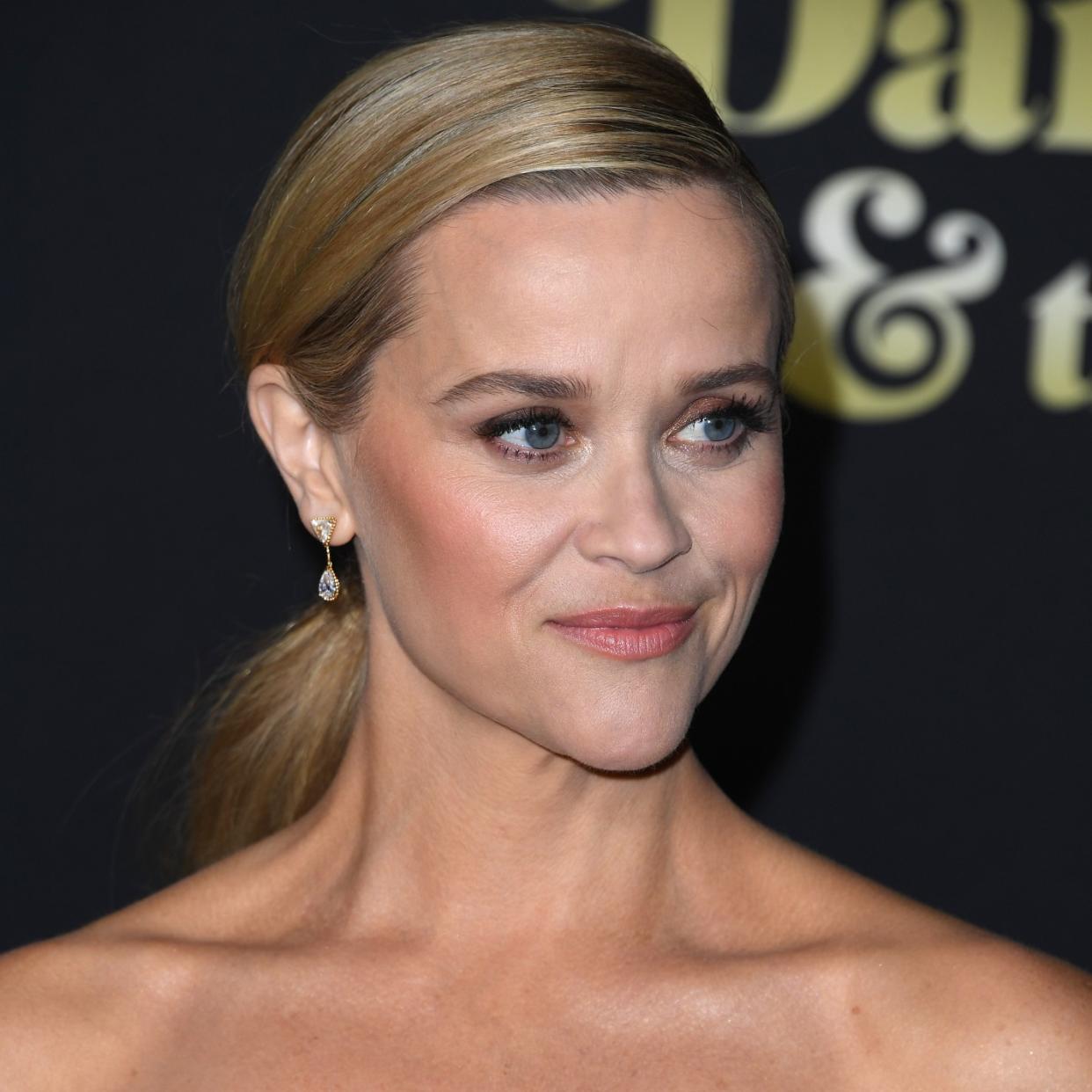  Reese Witherspoon at an event. 