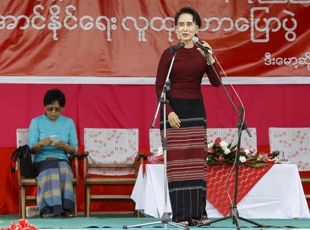 Myanmar pro-democracy leader Aung San Suu Kyi gives a speech as she campaigns for the upcoming general election, in Demoso, Kayah state September 10, 2015. REUTERS/Soe Zeya Tun