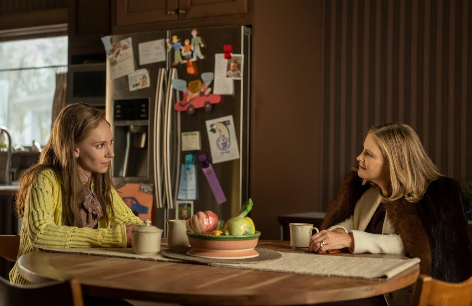 Juno Temple as Dorothy “Dot” Lyon, Jennifer Jason Leigh as Lorraine Lyon in "Fargo."