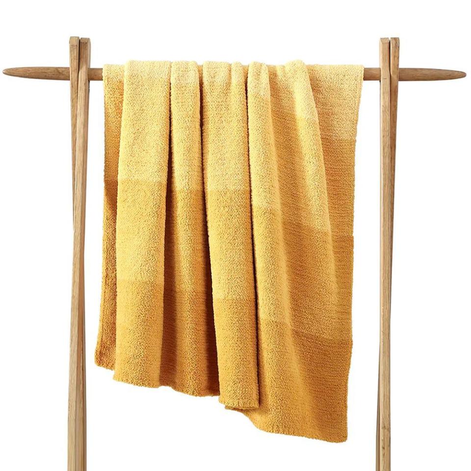 12) Ombre Lightweight Throw