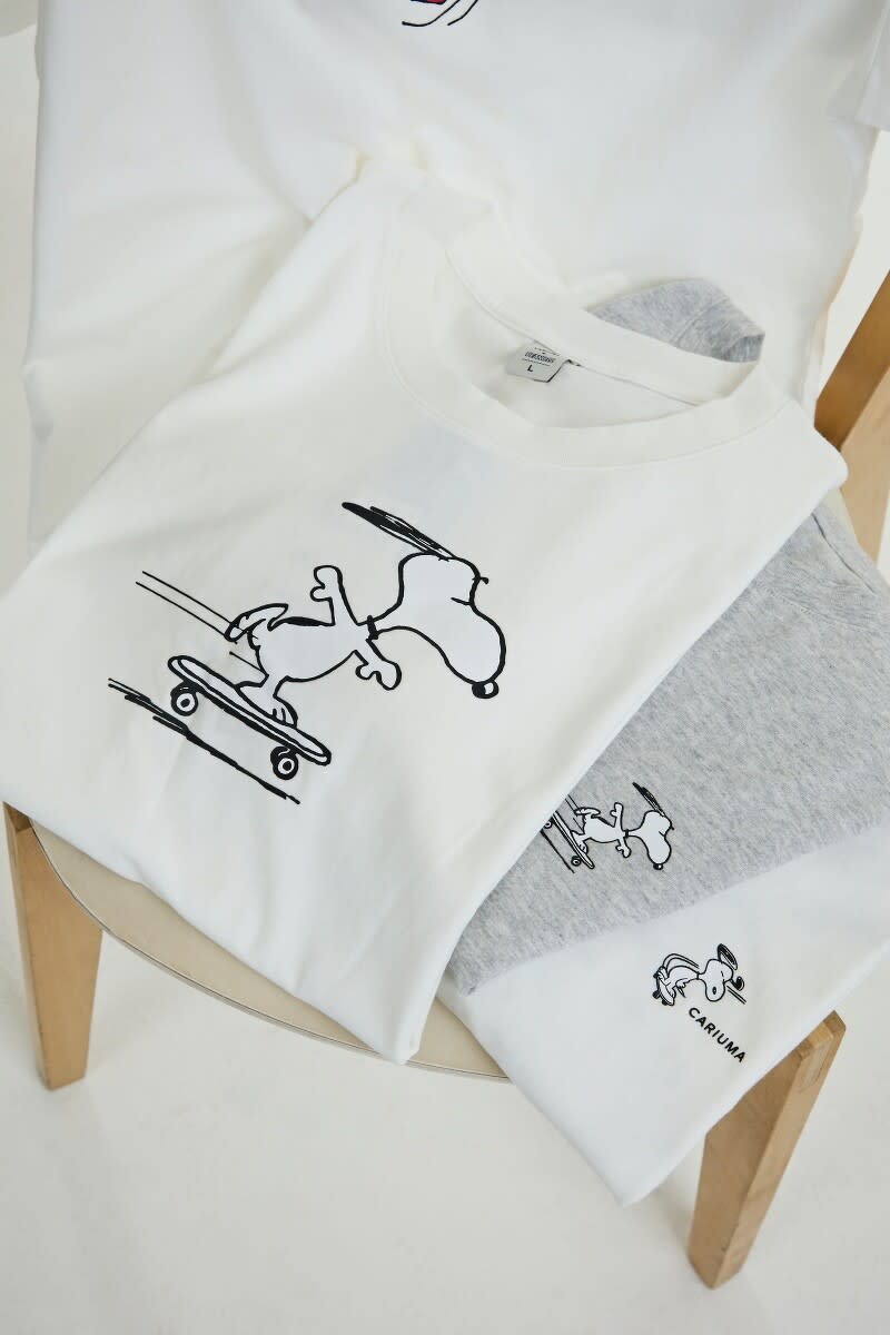 以漫畫主角小獵犬史努比與滑板運動做為本次的聯名設計主題，推出包含服裝鞋款一系列多項單品