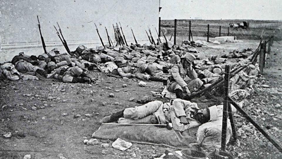 Fotografía de tropas descansando durante la Guerra de Melilla. 