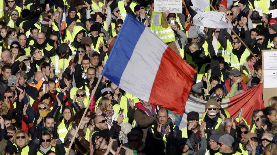 «Gelbwesten» demonstrieren in Marseille. Foto: Claude Paris/AP