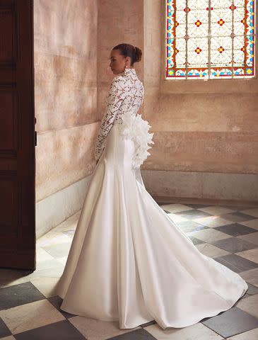 <p><a href="https://www.instagram.com/alexanderlipkin" data-component="link" data-source="inlineLink" data-type="externalLink" data-ordinal="1">Alexander Lipkin</a></p> Pnina Tornai Wedding Dress