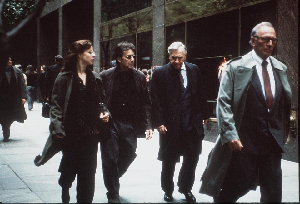 From left to right: Debi Mazar, Al Pacino, Philip Baker and Plummer in "The Insider." (Photo: Getty Images via Getty Images)