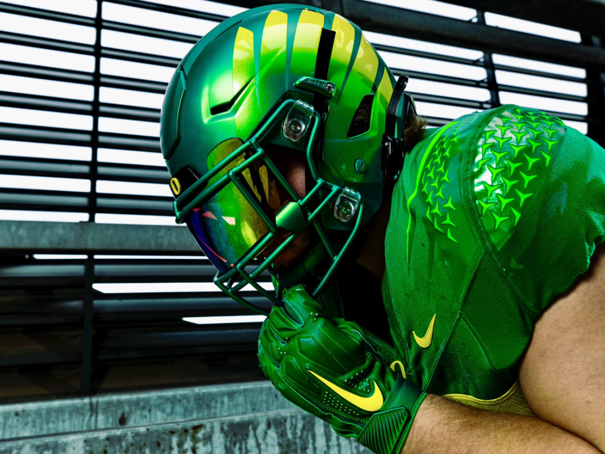 LOOK: Oregon Ducks unveil all-yellow uniforms for rivalry game vs