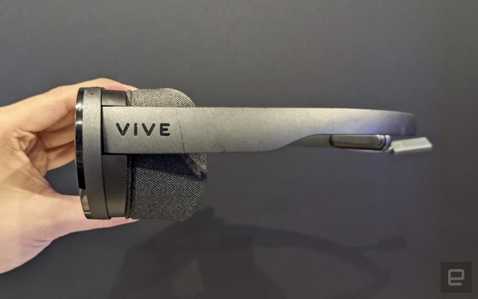 <p>HTC Vive Flow</p>
