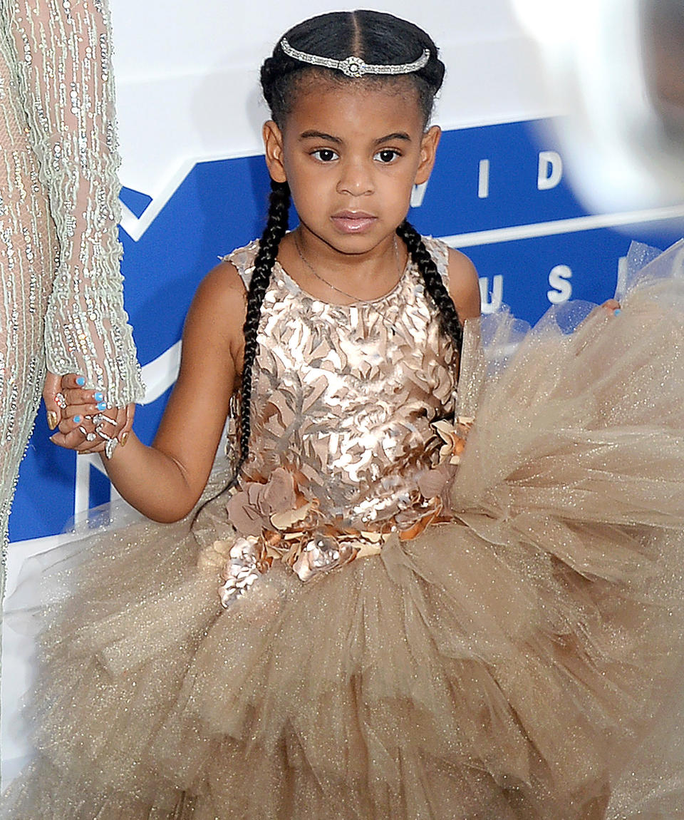 Blue Ivy Carter wearing a custom <span>Mischka Aoki</span> dress to the 2016 MTV Video Music Awards [Photo: Rex]