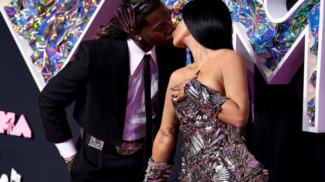 Cardi B Wore Hair Clips Everywhere But Her Hair at the VMAs — See Photos