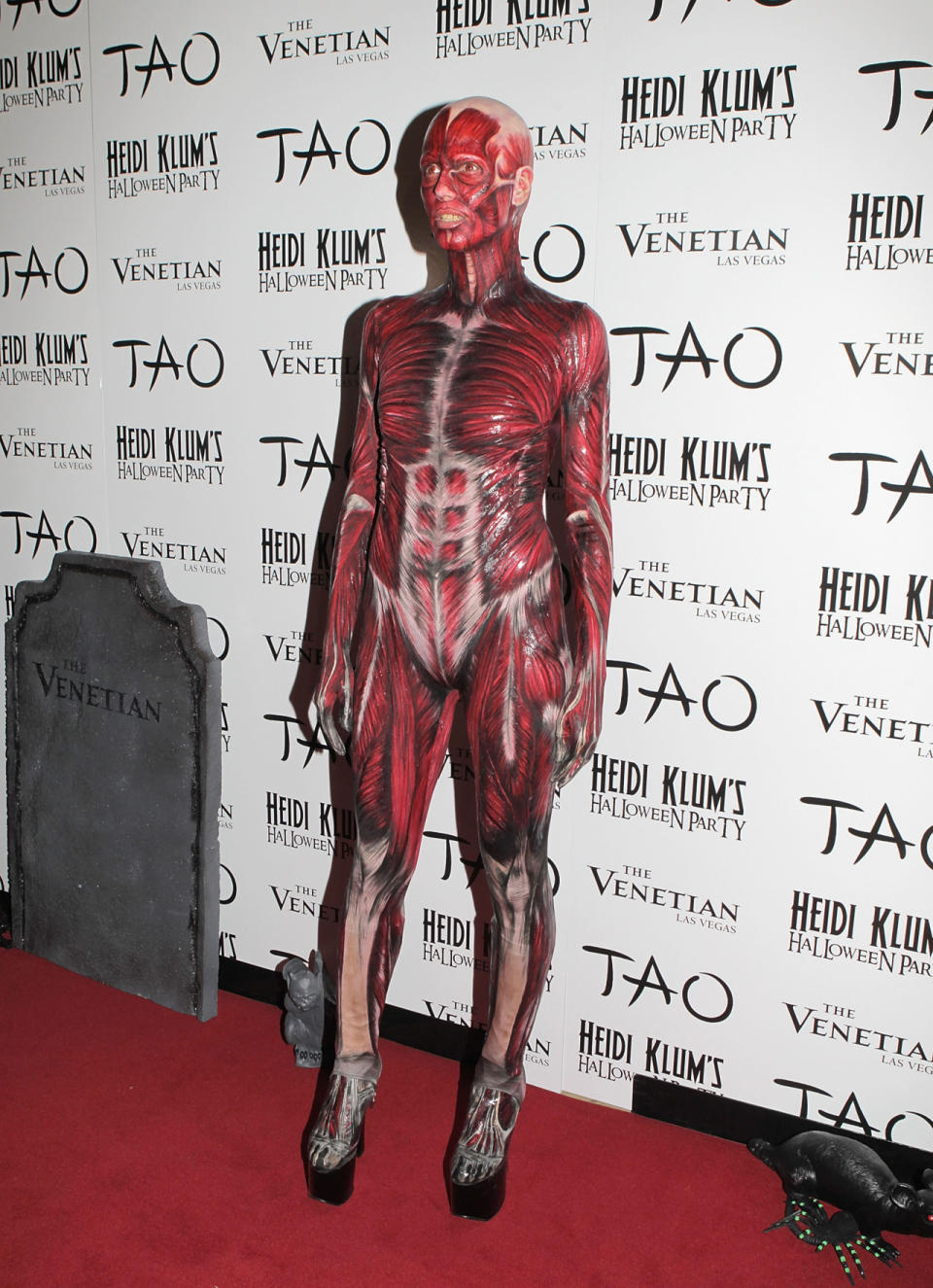 Heidi Klum représente le corps humain.