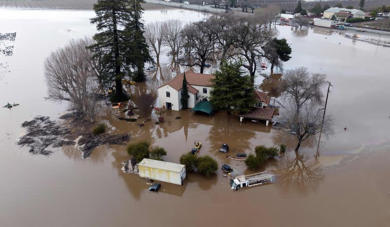 Una casa bajo el agua en Gilroy, California