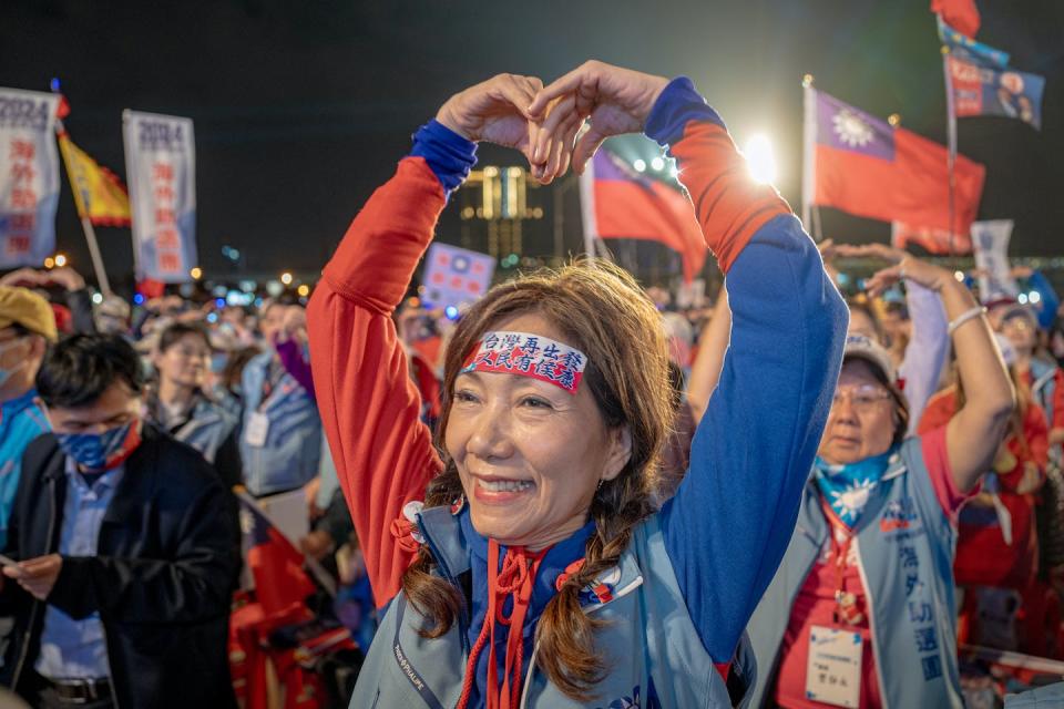 Supporters of Kuomintang at a campaign rally in Taichung, Taiwan, on Jan. 8, 2024. <a href="https://www.gettyimages.com/detail/news-photo/supporters-listen-kuomintang-presidential-candidate-hou-yu-news-photo/1910638618?adppopup=true" rel="nofollow noopener" target="_blank" data-ylk="slk:Man Hei Leung/Anadolu via Getty Images;elm:context_link;itc:0;sec:content-canvas" class="link ">Man Hei Leung/Anadolu via Getty Images</a>